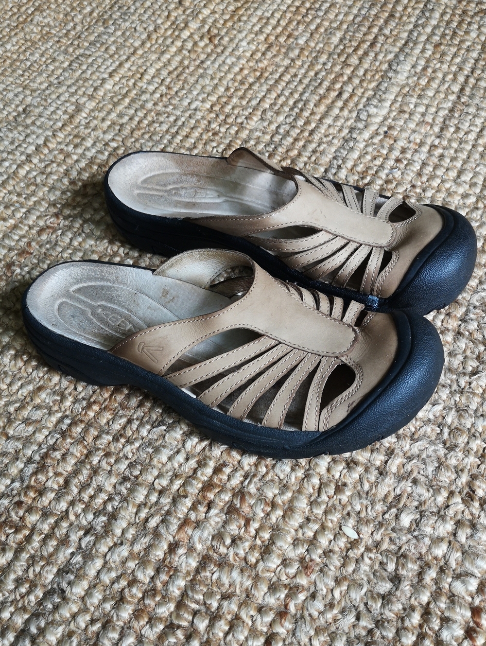 Keen leather slip-on sandals